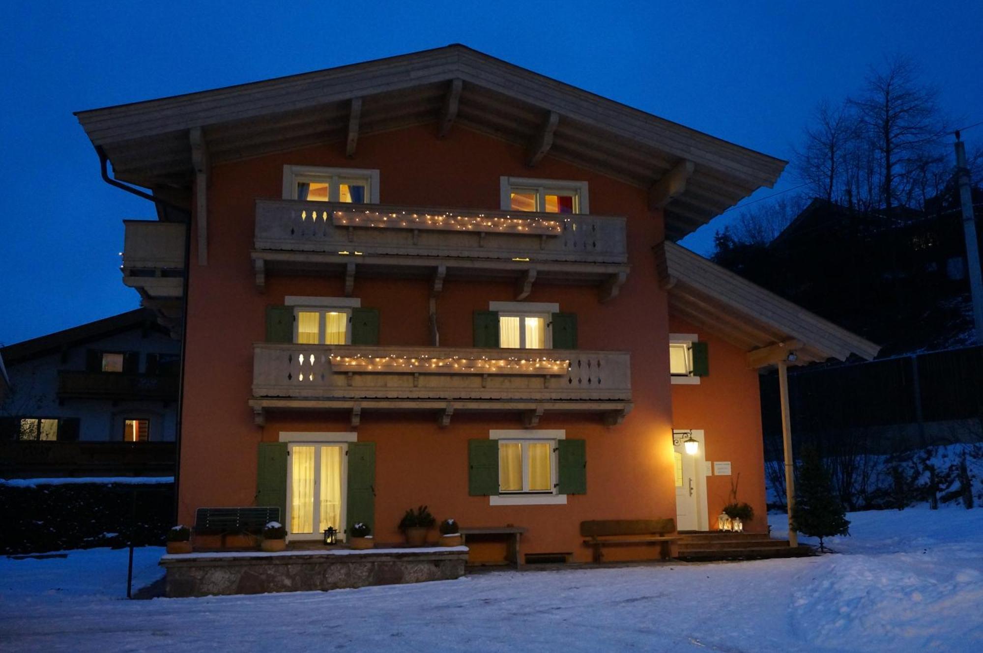 Haus Senoner Bed and Breakfast Kitzbühel Rum bild