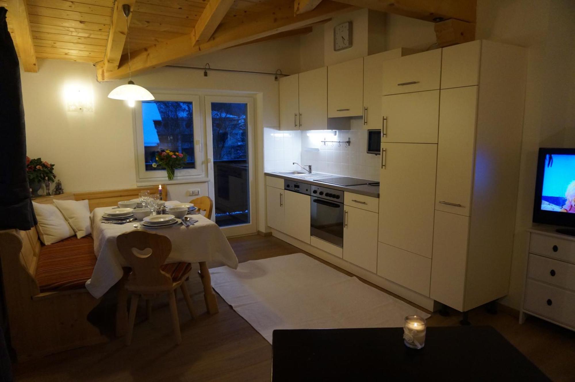 Haus Senoner Bed and Breakfast Kitzbühel Rum bild
