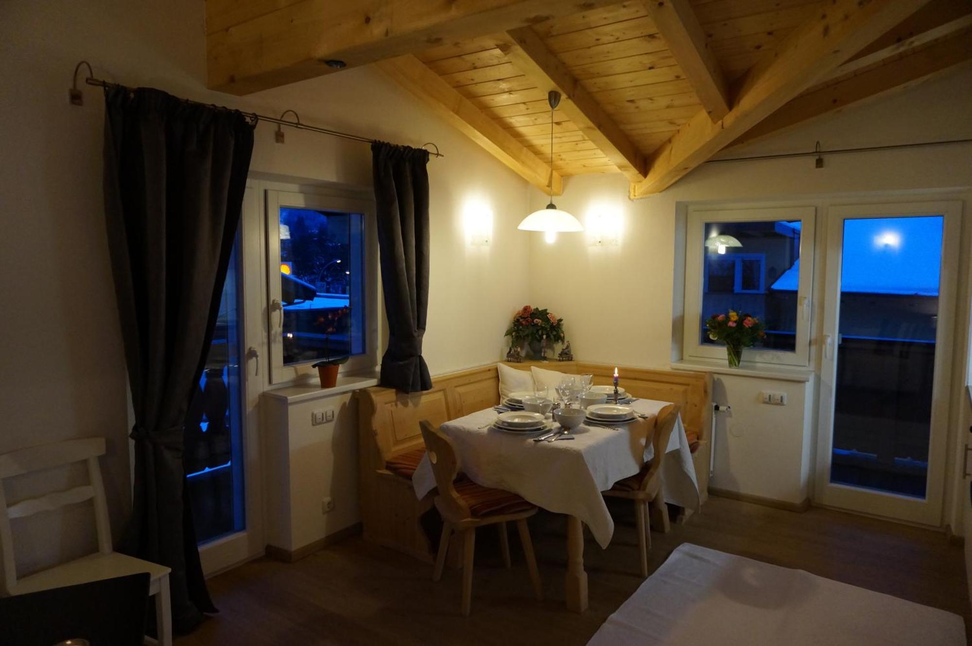 Haus Senoner Bed and Breakfast Kitzbühel Rum bild
