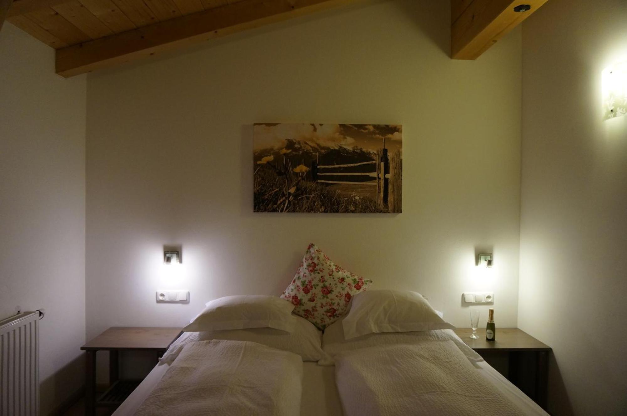Haus Senoner Bed and Breakfast Kitzbühel Rum bild