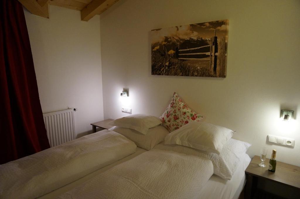 Haus Senoner Bed and Breakfast Kitzbühel Rum bild